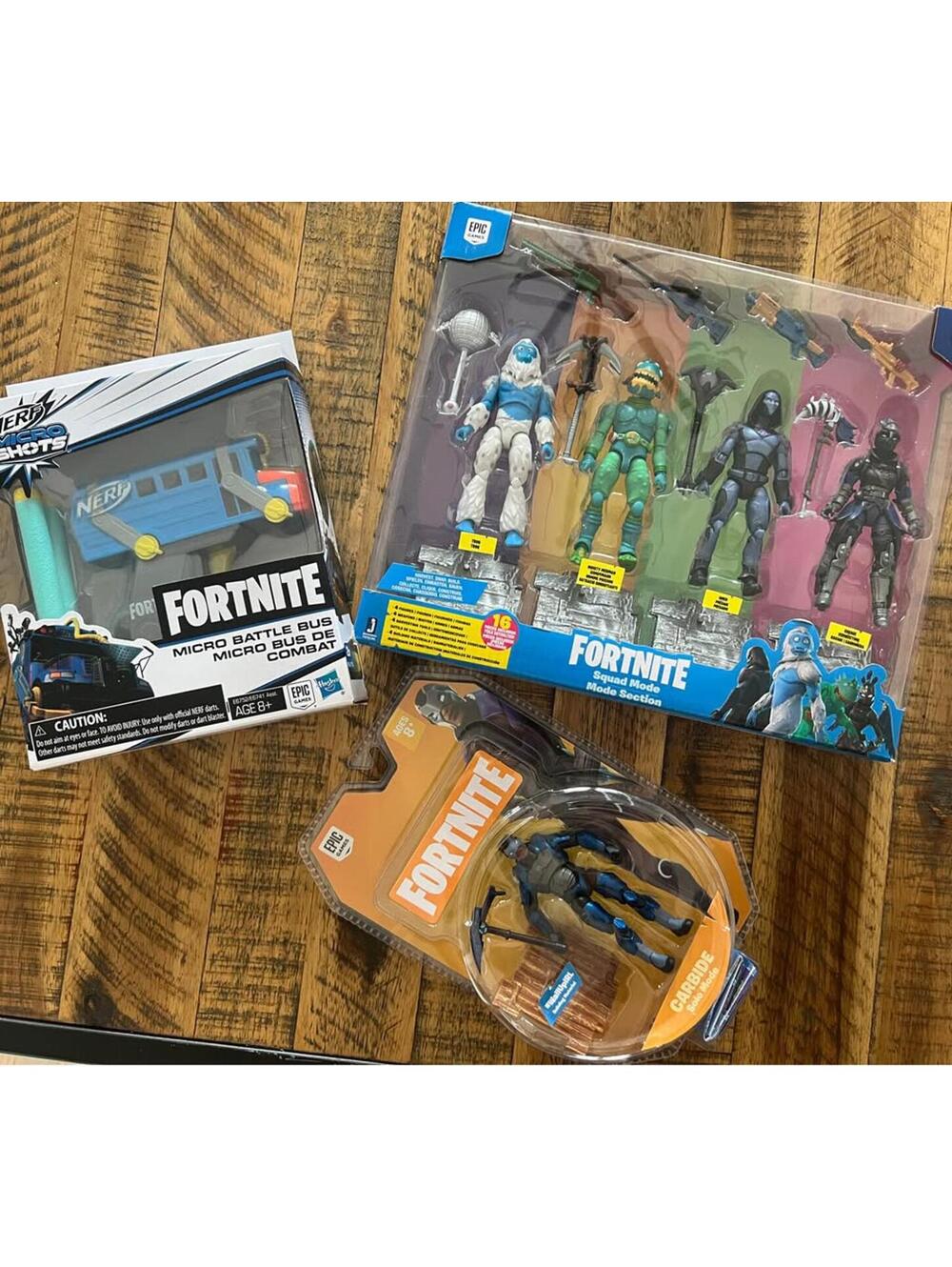 Fortnite Action Figure & Bus Bundle